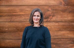 30 Men And Women Professional Headshot Examples in 2025